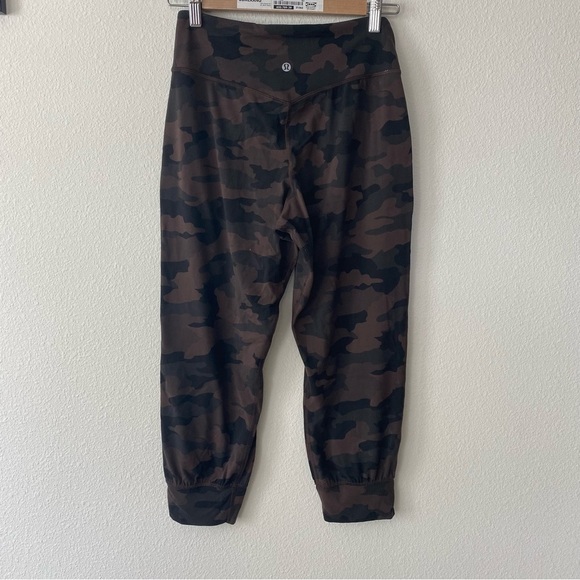 lululemon | Women's Align Jogger Crop 23" Inseam Size 6 - Picture 4 of 5